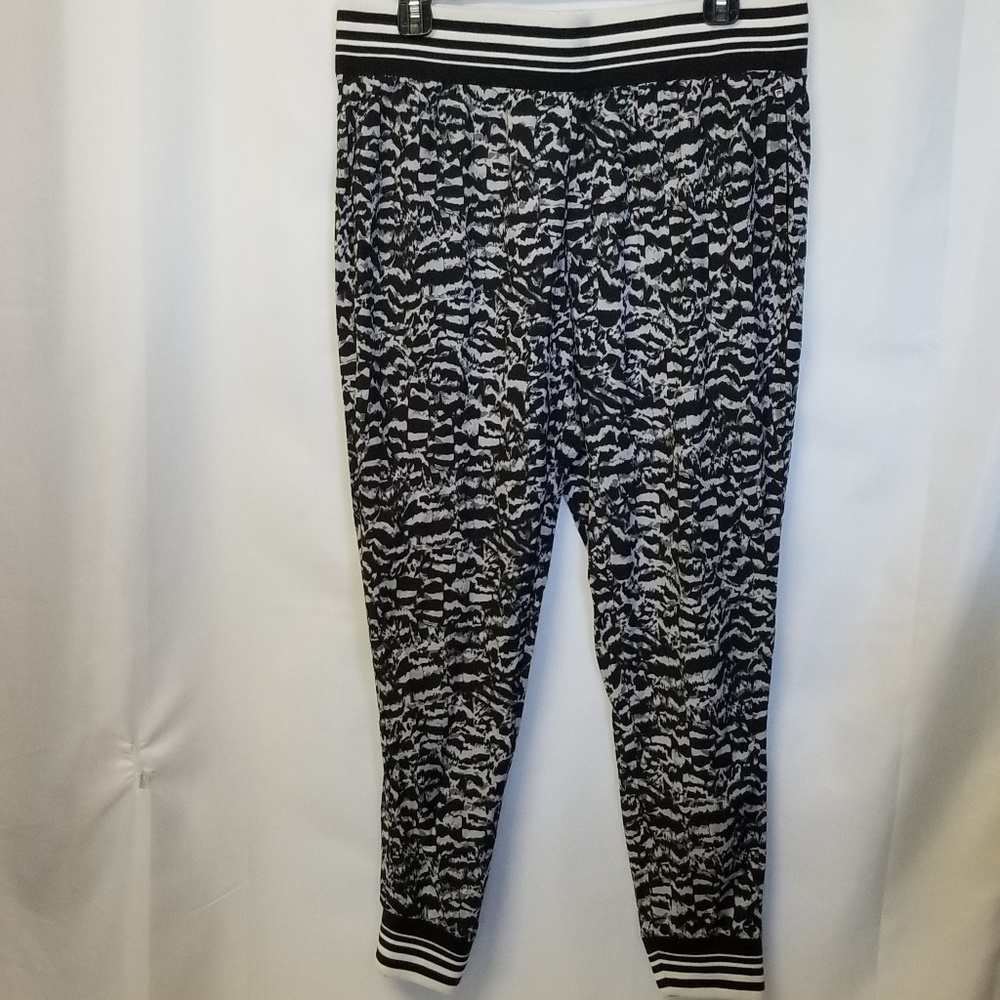 Fabletics Eve Joggers